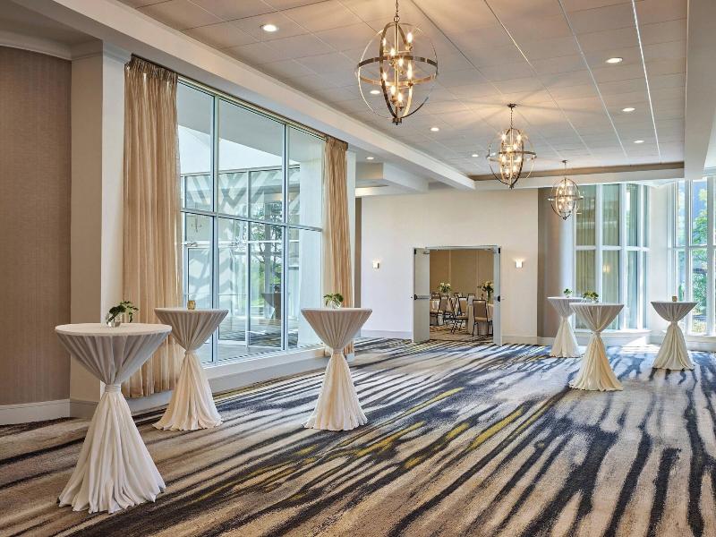 Delta Hotels By Marriott Chicago Willowbrook image