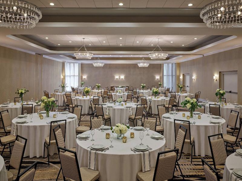 Delta Hotels By Marriott Chicago Willowbrook image