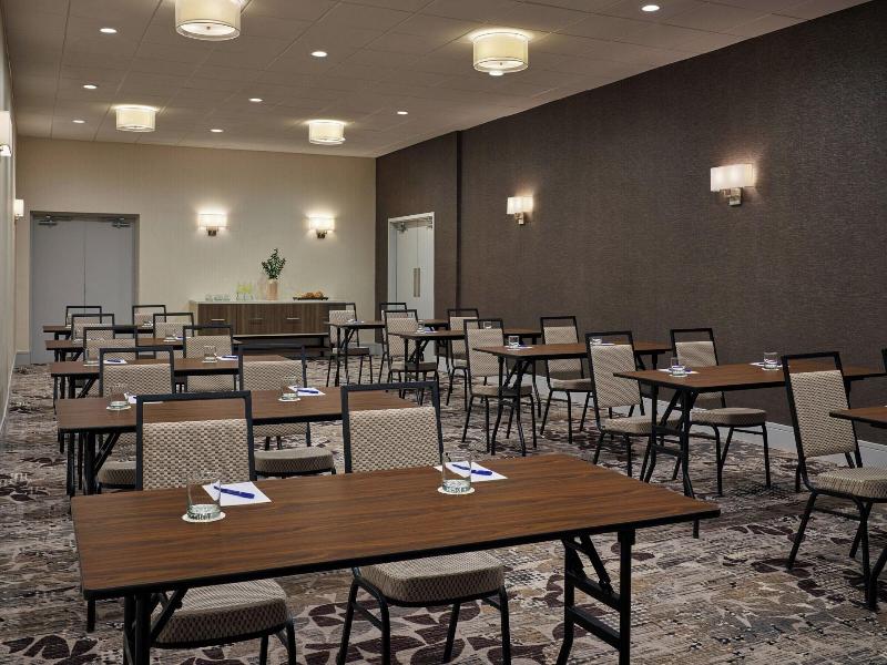 Delta Hotels By Marriott Chicago Willowbrook image