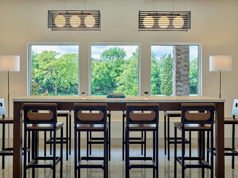 Delta Hotels By Marriott Chicago Willowbrook image