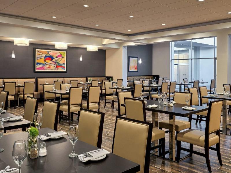 Delta Hotels By Marriott Chicago Willowbrook image