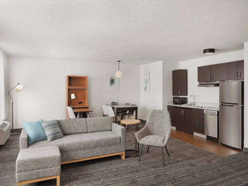 Towneplace Suites Chicago Naperville image
