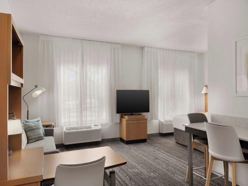 Towneplace Suites Chicago Naperville image