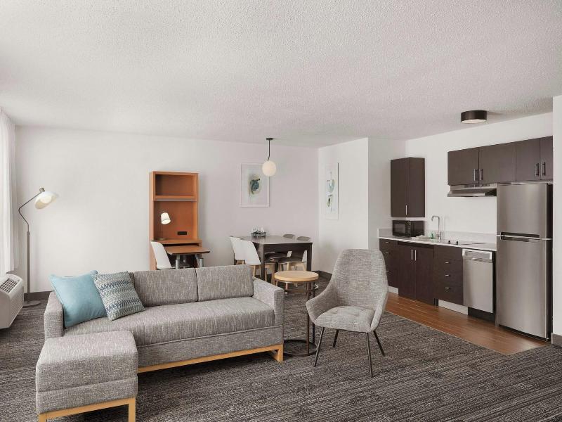 Towneplace Suites Chicago Naperville image