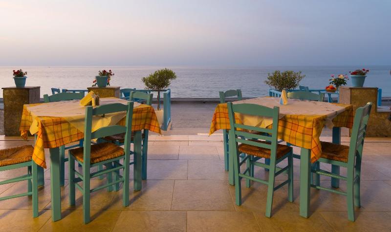 Socrates Apartments & Restaurant image