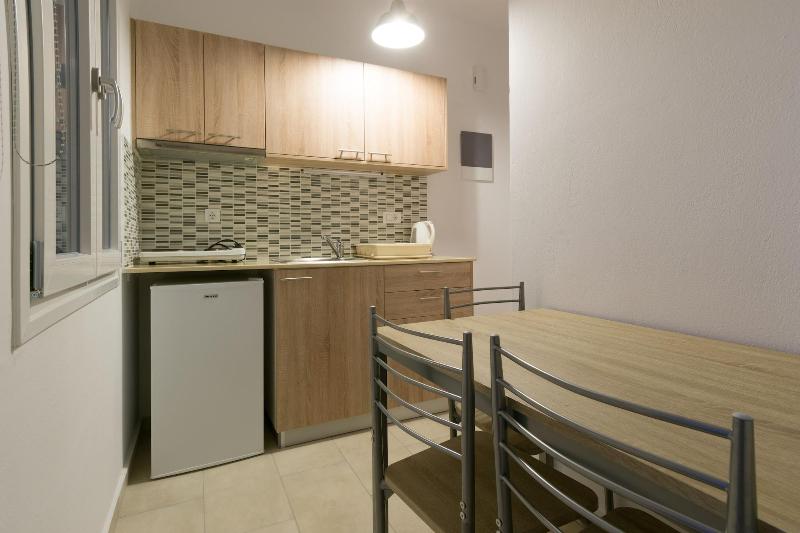 Socrates Apartments & Restaurant image