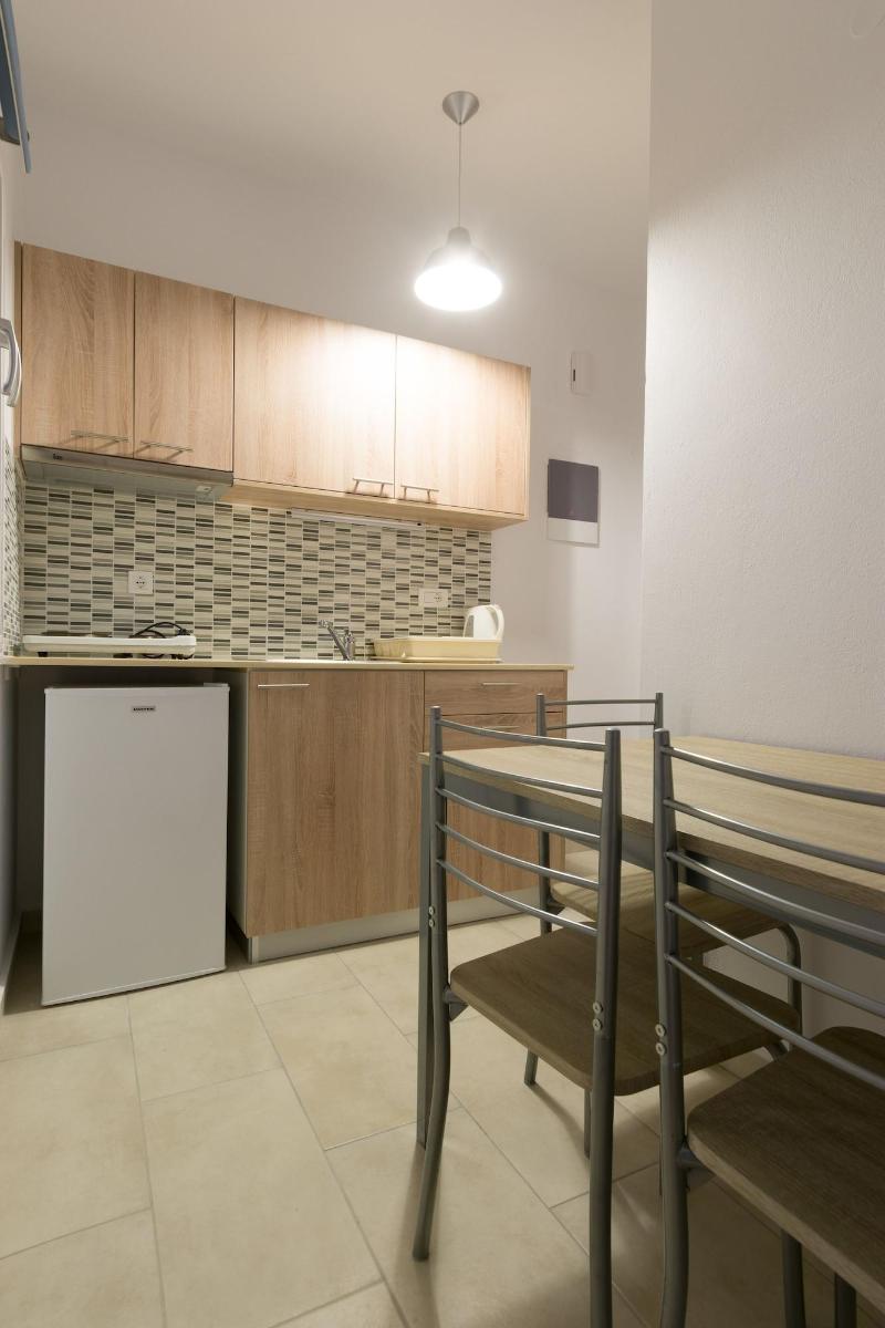 Socrates Apartments & Restaurant image