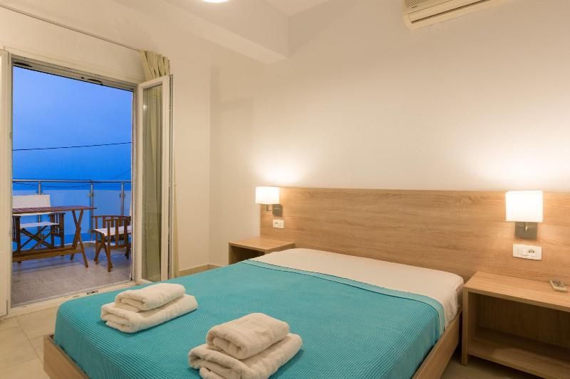 Socrates Apartments & Restaurant image