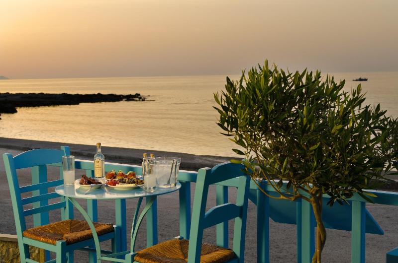 Socrates Apartments & Restaurant image