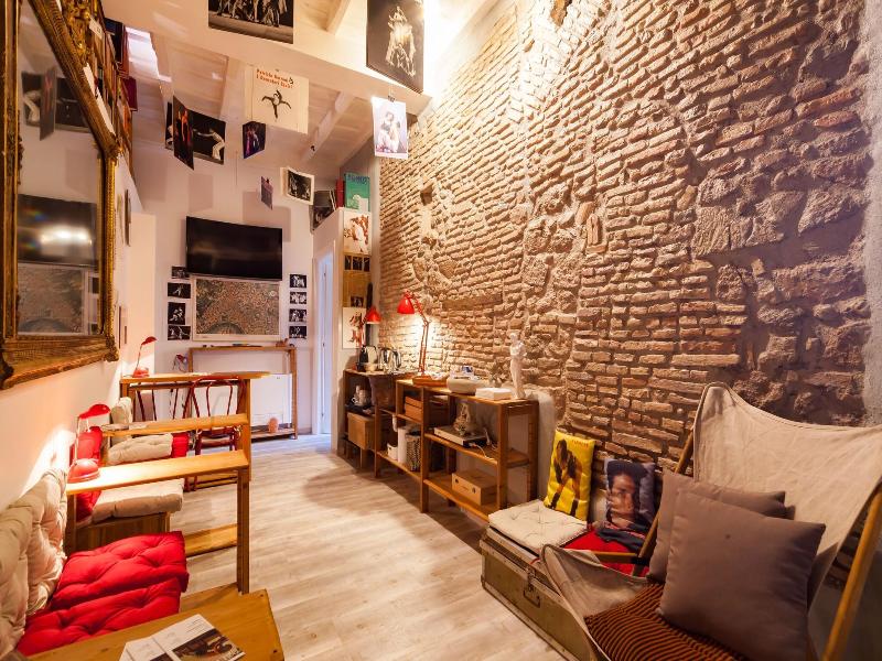 Trevi Fountain Art Suites image