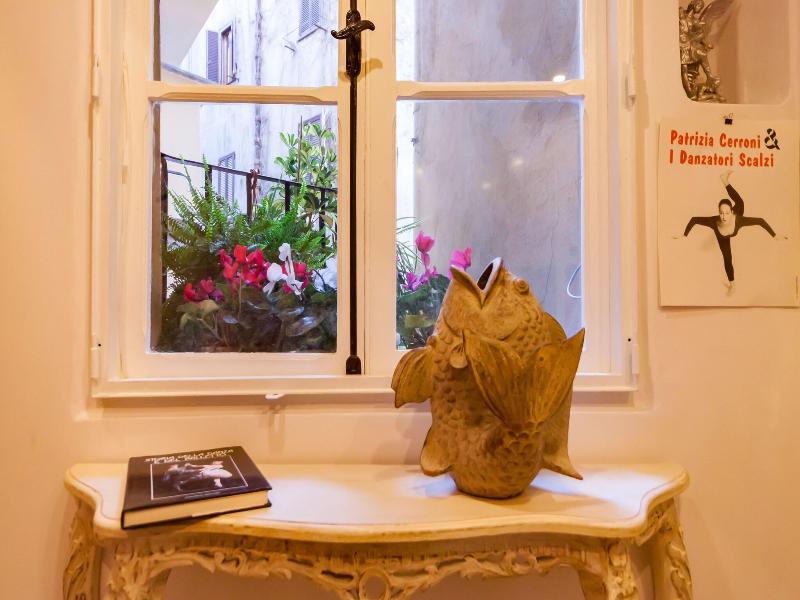 Trevi Fountain Art Suites image