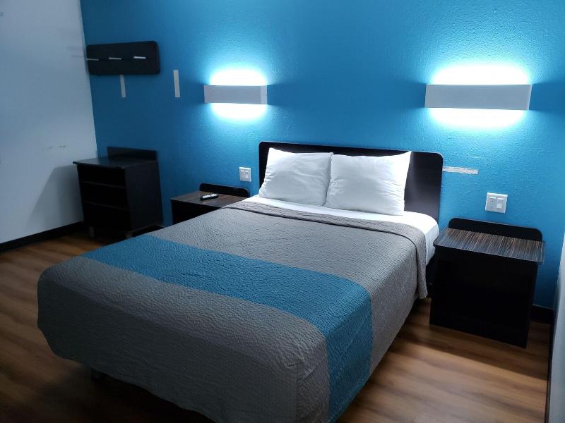 Motel 6 Sedalia, MO image