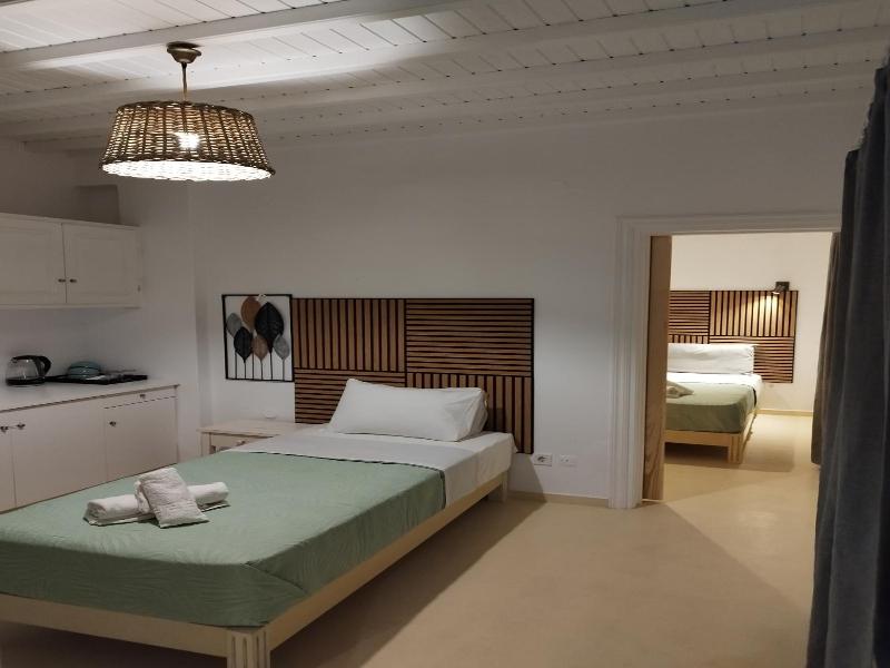 Nikos Rooms