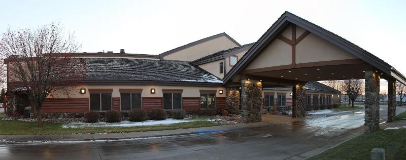 C'mon Inn Hotel & Suites image