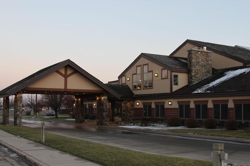C'mon Inn Hotel & Suites image