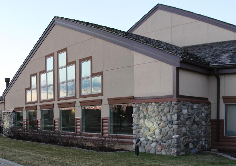 C'mon Inn Hotel & Suites image