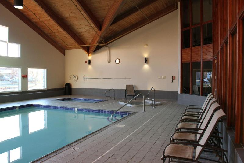 C'mon Inn Hotel & Suites image