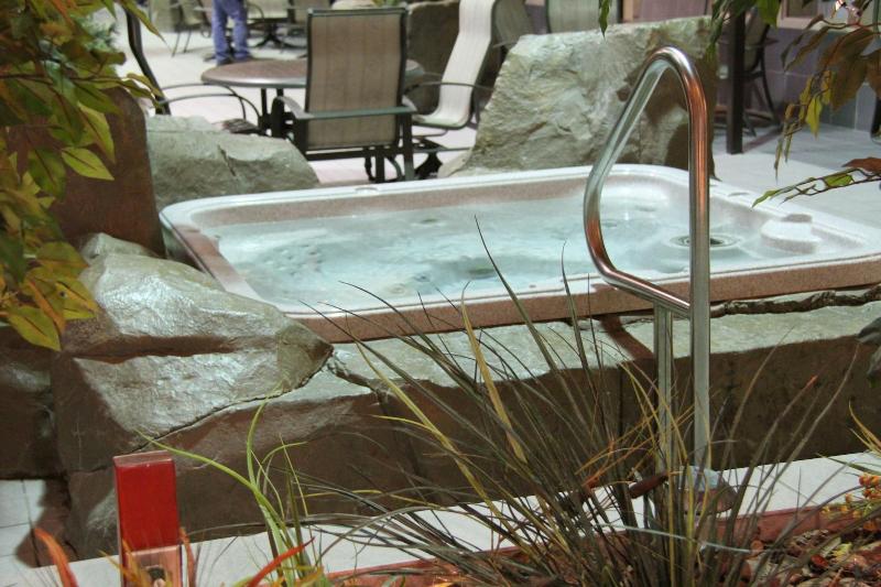 C'mon Inn Hotel & Suites image