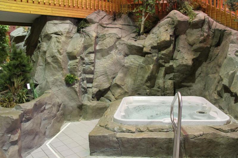 C'mon Inn Hotel & Suites image