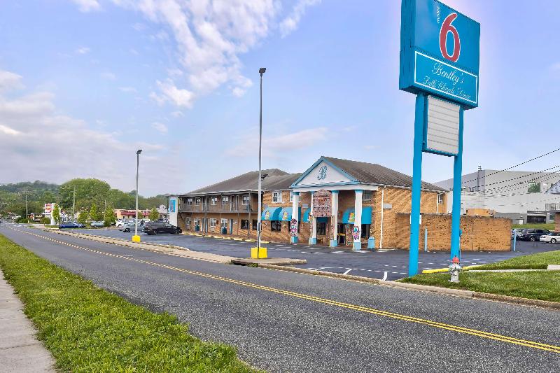 Motel 6 Falls Church, VA - Arlington Boulevard - Image 5