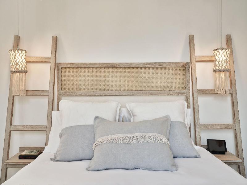 Volcano Luxury Suites Milos — photo 71