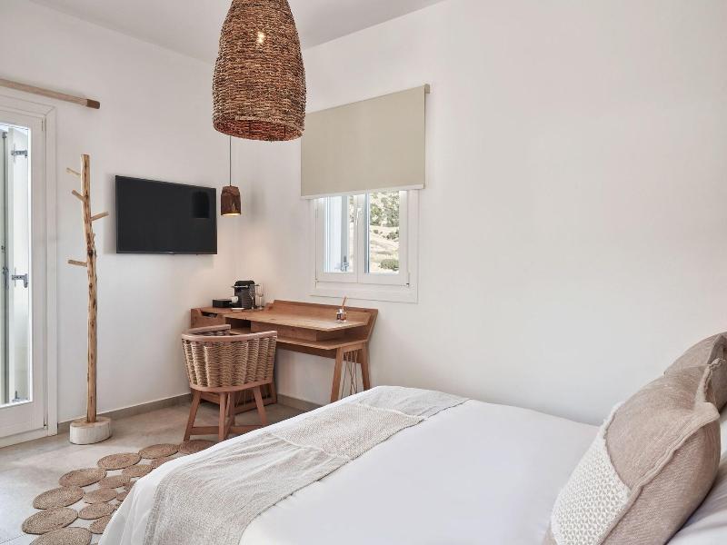 Volcano Luxury Suites Milos — photo 16