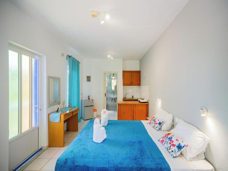 Velendzas Holidays image
