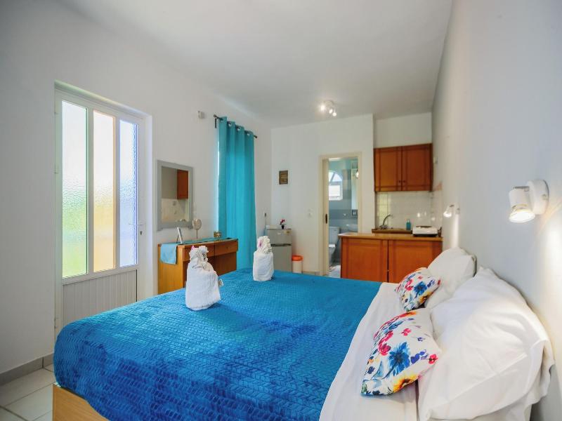 Velendzas Holidays image