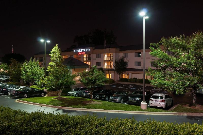 Courtyard By Marriott Charlotte Lake Norman image