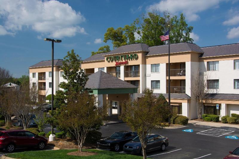 Courtyard By Marriott Charlotte Lake Norman image
