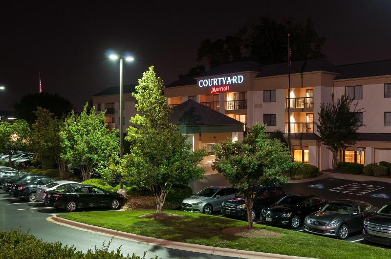 Courtyard By Marriott Charlotte Lake Norman image