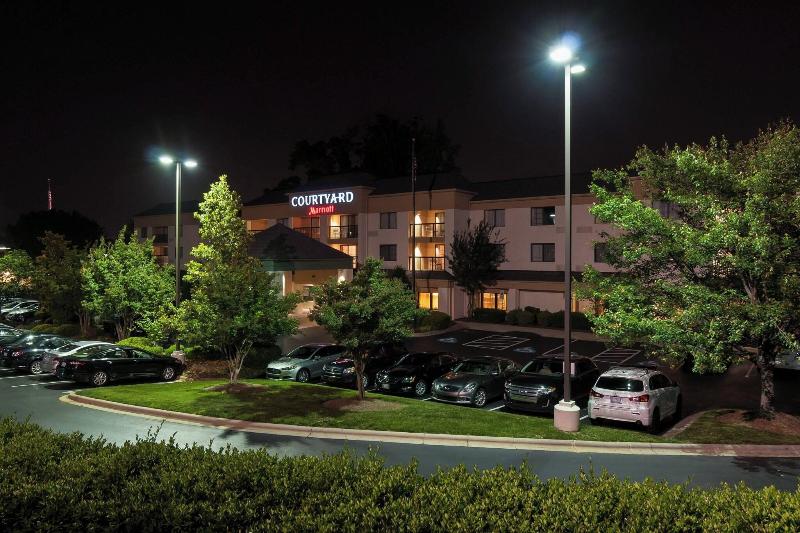 Courtyard By Marriott Charlotte Lake Norman image