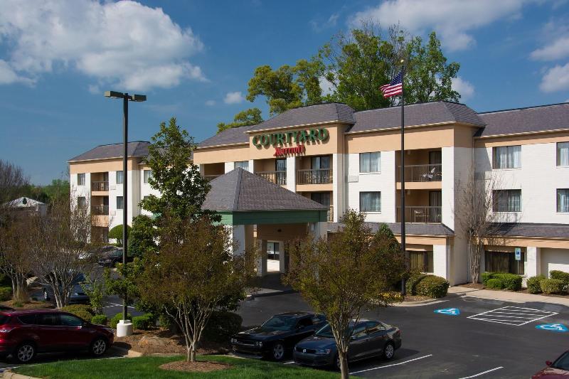 Courtyard By Marriott Charlotte Lake Norman image