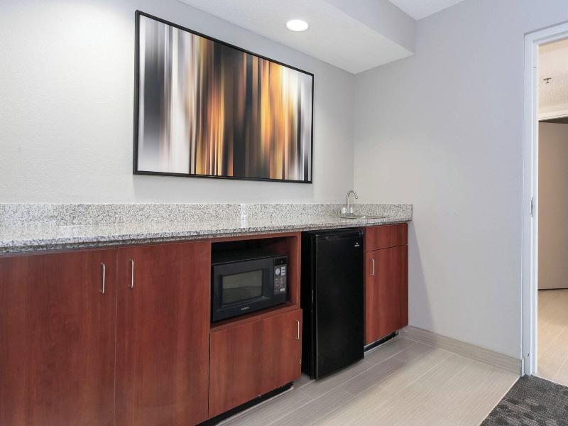 Courtyard By Marriott Charlotte Lake Norman image