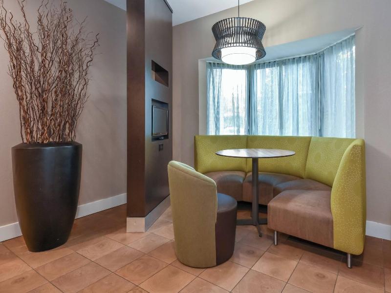 Courtyard By Marriott Charlotte Lake Norman image