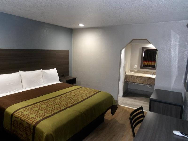 Southmore Boulevard Motel image