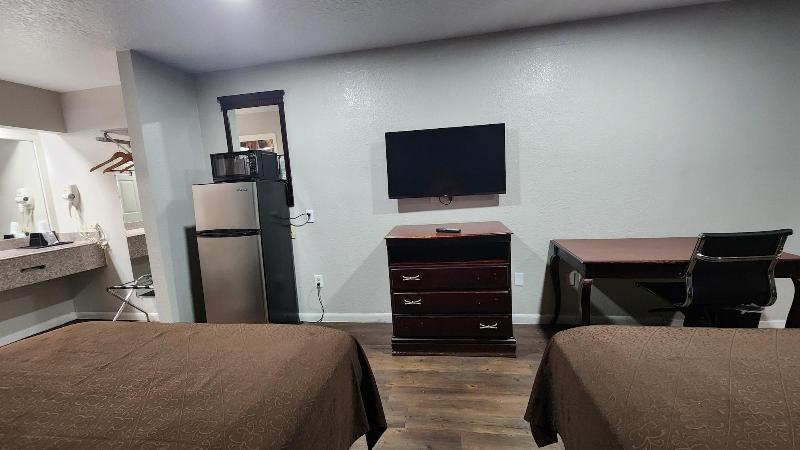 Express Inn Hobby image