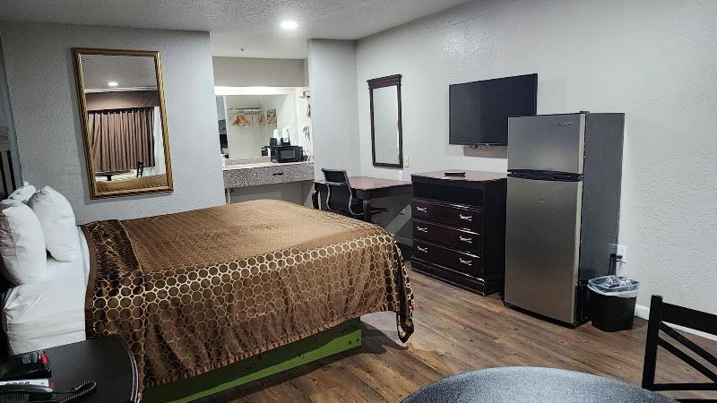 Express Inn Hobby image