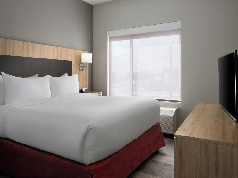 Towneplace Suites Houston Hobby Airport image
