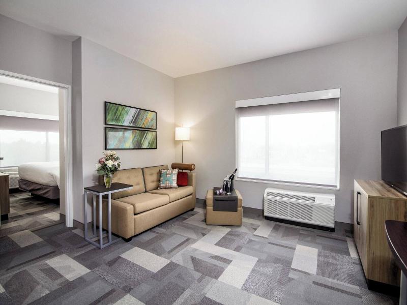 Towneplace Suites Houston Hobby Airport image