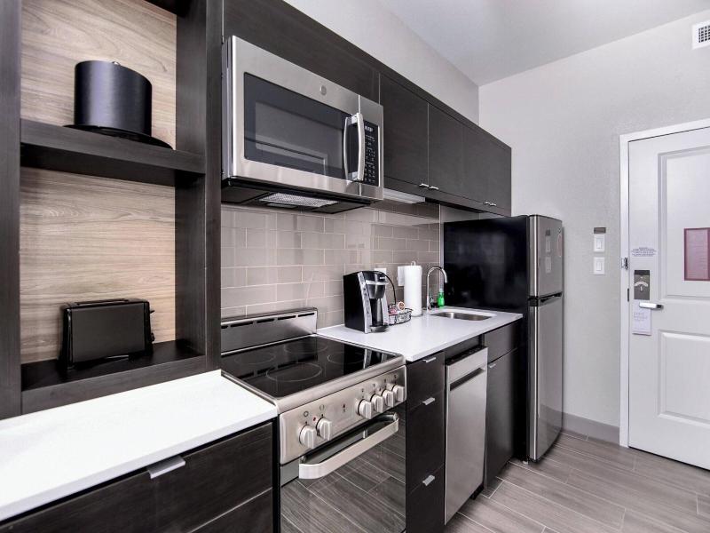 Towneplace Suites Houston Hobby Airport image