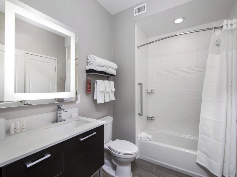 Towneplace Suites Houston Hobby Airport image