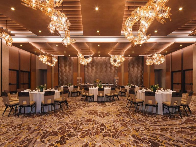 Jw Marriott Anaheim Resort image