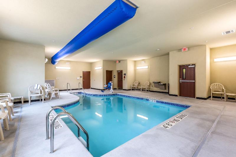 Cobblestone Hotel & Suites – Stevens Point image