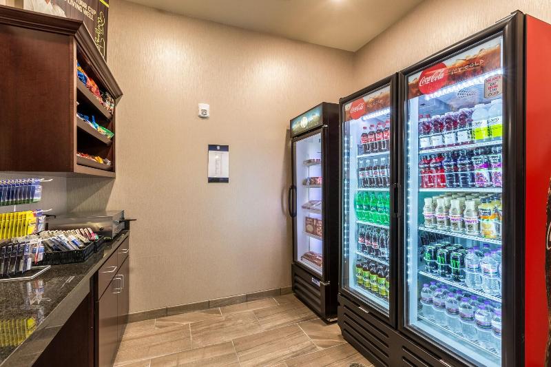Cobblestone Hotel & Suites – Stevens Point image