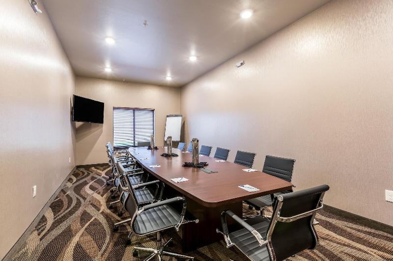 Cobblestone Hotel & Suites – Stevens Point image