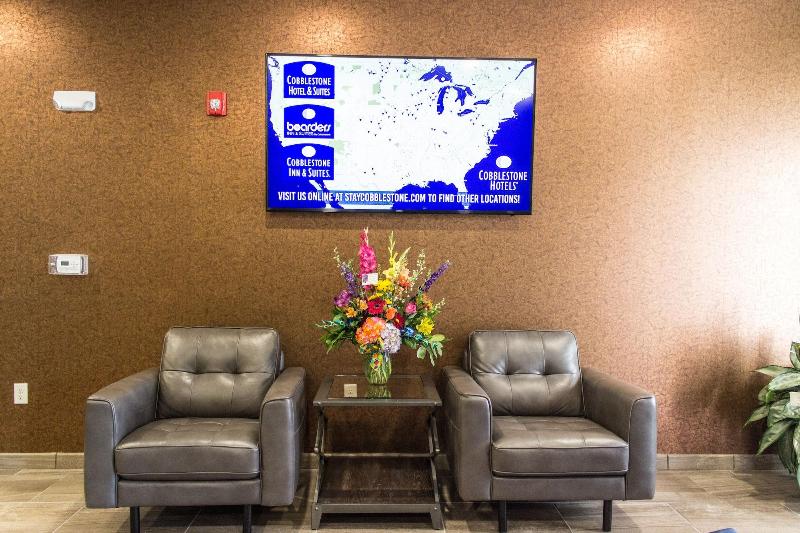 Cobblestone Hotel & Suites – Stevens Point image