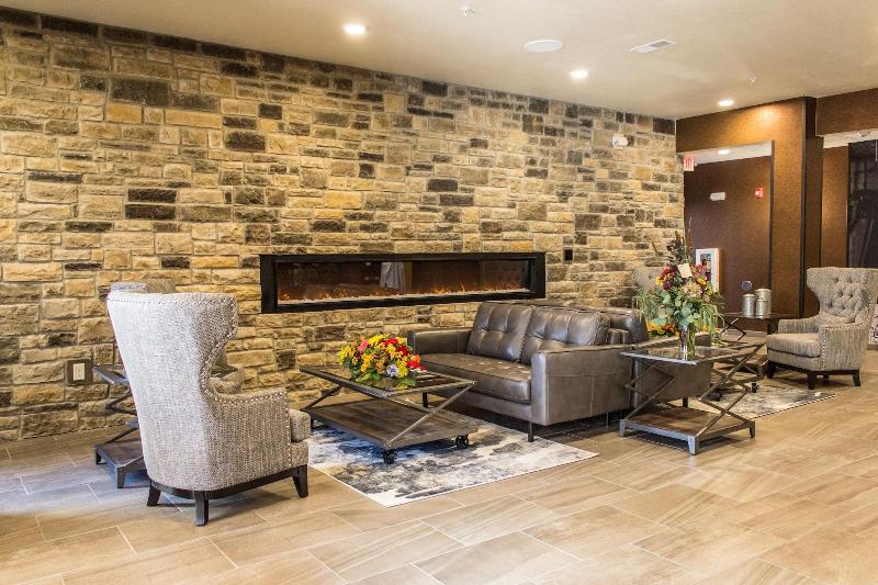Cobblestone Hotel & Suites – Stevens Point image