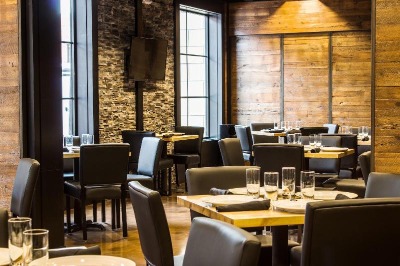 Cobblestone Hotel & Suites – Stevens Point image