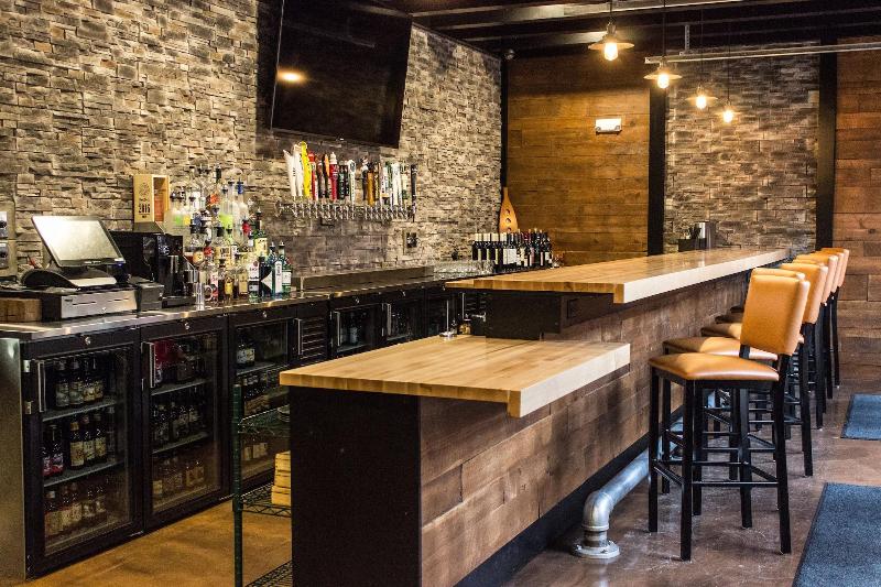 Cobblestone Hotel & Suites – Stevens Point image